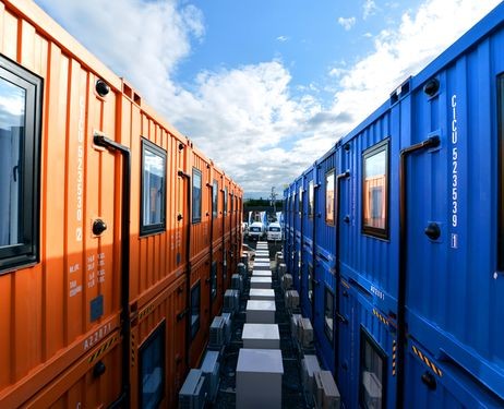 Khách sạn làm toàn bằng thùng container ở Natori, Miyagi, Nhật Bản